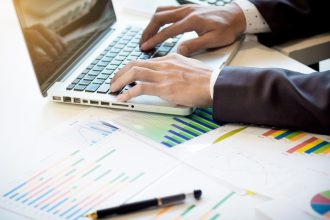 Lancer une boutique en ligne : pourquoi l'expert-comptable change tout dès le départ